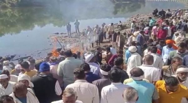 मप्रः पोस्टमार्टम के बाद तन्मय का हुआ अंतिम संस्कार, मुख्यमंत्री ने व्यक्त किया दुख