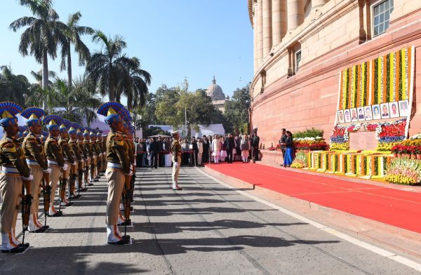 संसद हमले की 21वीं बरसी पर कृतज्ञ राष्ट्र ने शहीदों को दी श्रद्धांजलि