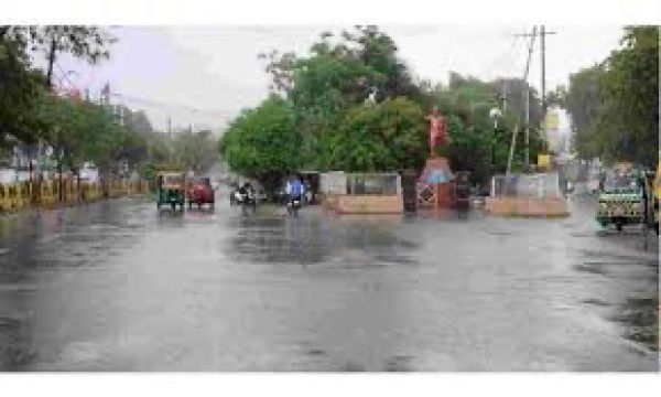 मध्य प्रदेश में चक्रवात मैंडूस के असर से ग्वालियर-चंबल को छोड़कर पूरे प्रदेश में रिमझिम