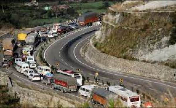 जम्मू-श्रीनगर राष्ट्रीय राजमार्ग, मुगल तथा एसएसजी रोड पर यातायात सामान्य