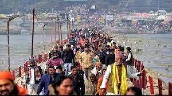 प्रयागराज में मौनी अमावस्या पर उमड़ा श्रद्धालुओं का रेला