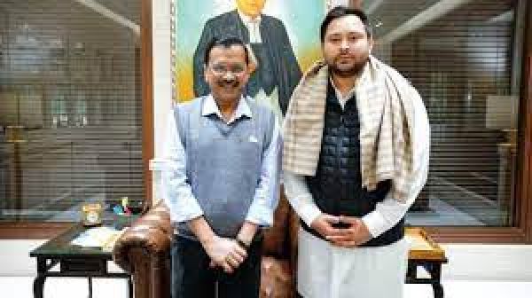 अरविंद केजरीवाल से मिले तेजस्वी, विपक्षी एकता की चर्चा