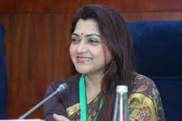 फिल्मों से राजनीति में आईं खुशबू सुंदर बनीं राष्ट्रीय महिला आयोग की सदस्य