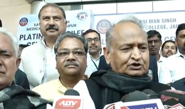 केन्द्रीय मंत्री शेखावत पर मुख्यमंत्री गहलोत ने फिर किया तीखा हमला