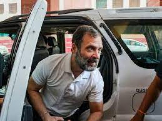 राहुल गांधी की लोकसभा सदस्यता समाप्त..