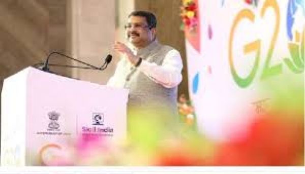 भारत व सिंगापुर मिल कर शिक्षा व कौशल विकास के क्षेत्र में करेंगे काम : धर्मेन्द्र प्रधान