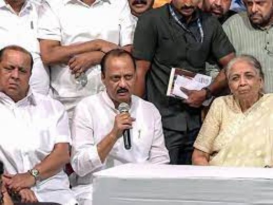 शरद पवार अपने फैसले पर पुनर्विचार के लिए राजी