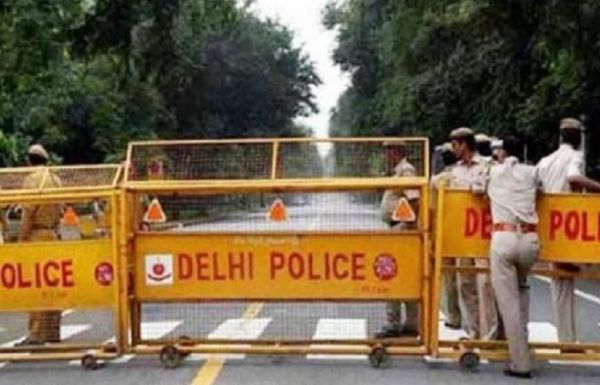 खाप पंचायतों का महिला पहलवानों के समर्थन में दिल्ली कूच, पुलिस ने जंतर-मंतर, बार्डर पर सुरक्षा बढ़ाई