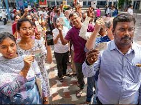 कर्नाटक में दोपहर एक बजे तक 37 प्रतिशत मतदान