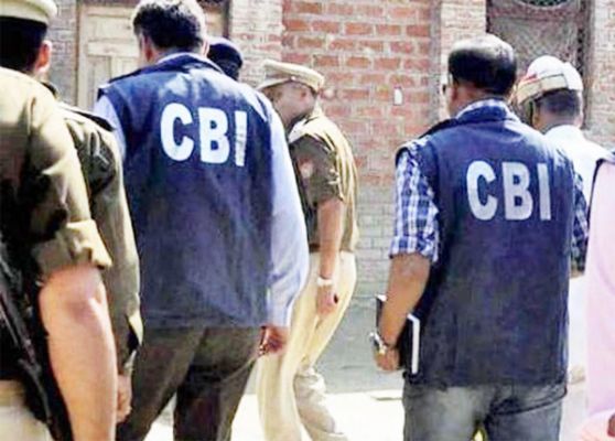 सीबीआई ने स्वतंत्र पत्रकार विवेक रघुवंशी और नौसेना के पूर्व कमांडर आशीष पाठक को 'जासूसी' में गिरफ्तार किया