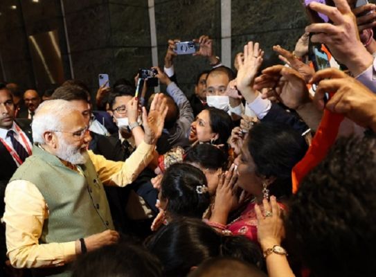 हिरोशिमा के रंग, प्रधानमंत्री के संग