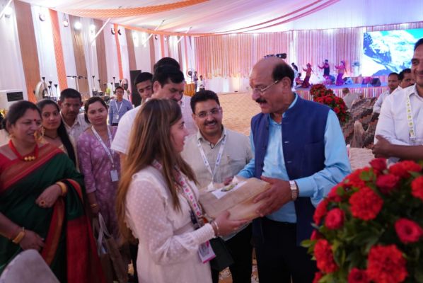 जी-20 के विदेशी मेहमान औंणी गांव में ग्रामीण संस्कृति और सभ्यता से हुए रूबरू