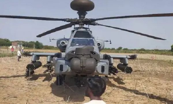 मप्रः एयरफोर्स के अपाचे हेलिकॉप्टर में आई खराबी, सिंध नदी किनारे बीहड़ में कराई इमरजेंसी लैंडिंग