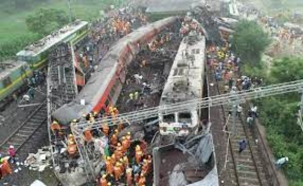 आंखों देखी....'बालेश्वर से चली कोरोमंडल एक्सप्रेस, अचानक आई जोरदार आवाज, होश उड़ गए'