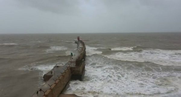 चक्रवात बिपरजॉय गुजरात के सौराष्ट्र और कच्छ के तटीय जिलों में टकराया, राजस्थान के कई जिलों में भारी से बहुत भारी वर्षा होने की संभावना