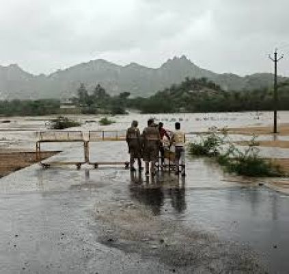 बिपरजॉय की तूफानी चाल से राजस्थान पर बरसात की मार, कई जिलों में जनजीवन अस्त-व्यस्त