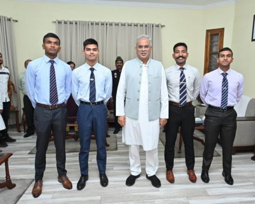 मुख्यमंत्री से थल सेना में नवनियुक्त लेफ्टिनेंट अधिकारियों ने की मुलाकात