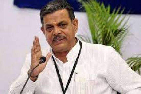 तीन दिवसीय प्रवास पर लखनऊ पहुंचे संघ के सरकार्यवाह होसबाले