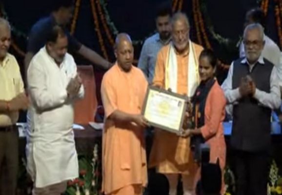 मुख्यमंत्री योगी ने तीन विभागों के 510 अभ्यर्थियों को दिए नियुक्ति पत्र