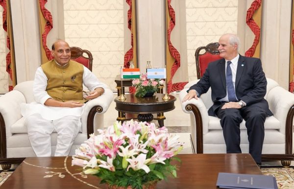 अर्जेंटीना से द्विपक्षीय संबंधों को बढ़ावा देने और रक्षा सहयोग पर बनी सहमति