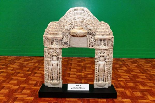 प्रधानमंत्री ने तस्करी की गई 105 प्राचीन कलाकृतियों की वापसी के लिए अमेरिका का आभार जताया