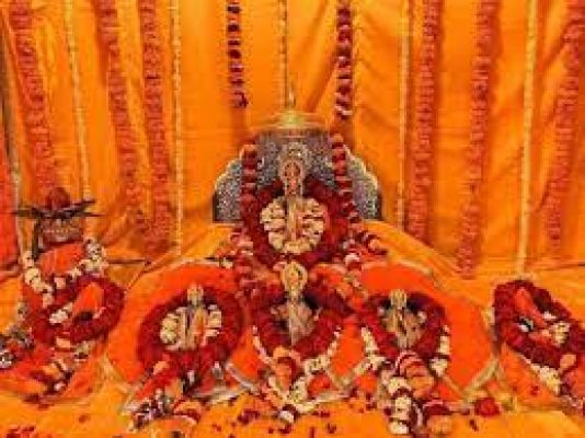 अयोध्या : पश्चिम बंगाल के राज्यपाल ने किया राम लला के दर्शन पूजन