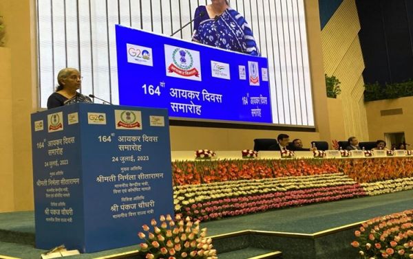 वित्&zwj;तमंत्री निर्मला सीतारामन ने कहा- पिछले कुछ वर्षों में दक्षता के कारण कर संग्रह प्रणाली में राजस्&zwj;व की वृद्धि