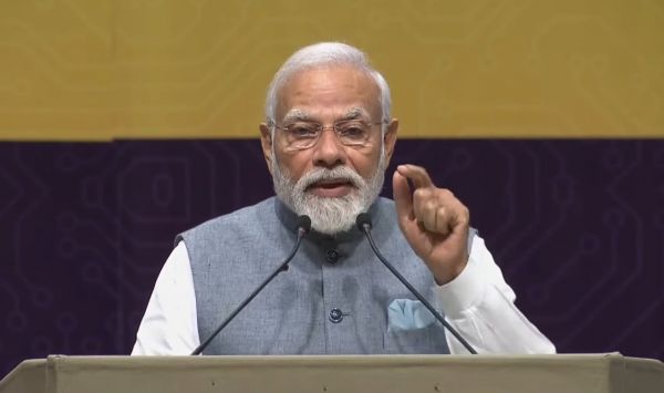 भारत सेमीकंडक्टर उद्योग के लिए रेड कार्पेट बिछा रहा है: प्रधानमंत्री