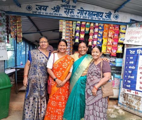 प्रधानमंत्री की बहन ने की नीलकंठ में पूजा-अर्चना, योगी आदित्यनाथ की बहन से भी मिलीं