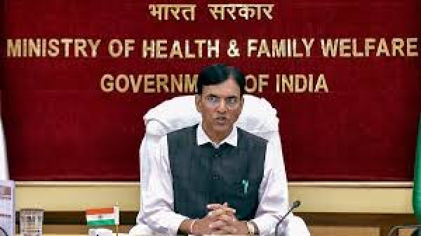 डॉ. मनसुख मांडविया ने फार्मा उद्योग की विनिर्माण प्रथाओं और अनुपालनों की समीक्षा की