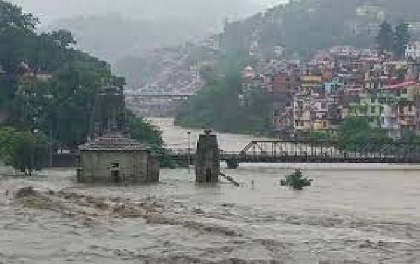 हिमाचल प्रदेश और उत्तराखंड में आज भारी बारिश की चेतावनी