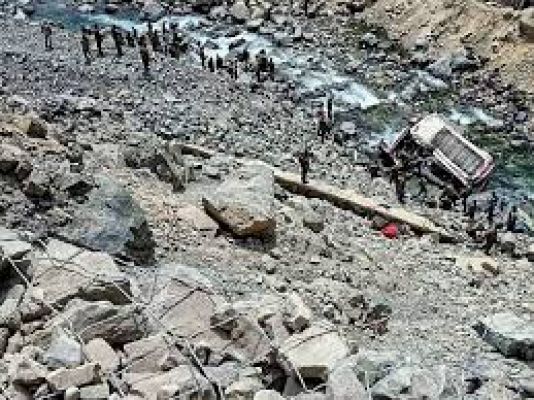 लद्दाख में सड़क दुर्घटना में 9 सैनिकों की मृत्यु और 1 सैनिक गंभीर रूप से घायल