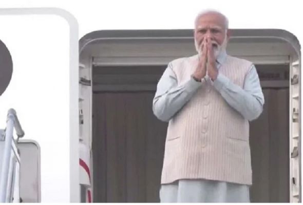 प्रधानमंत्री मोदी ब्रिक्स शिखर सम्मेलन में हिस्सा लेने के लिए दक्षिण अफ्रीका रवाना