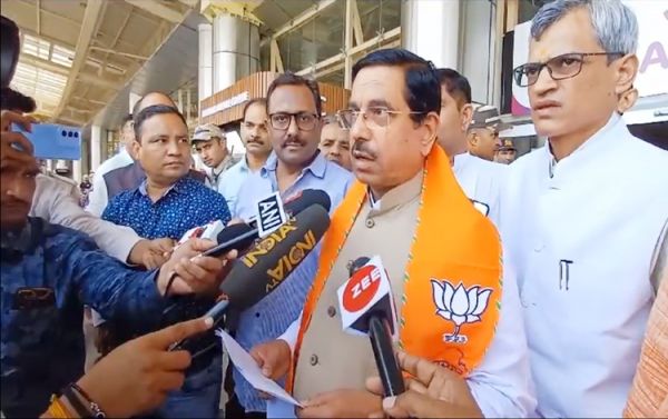 सरकार ने एक राष्ट्र, एक चुनाव की संभावना तलाशने के लिए पूर्व राष्ट्रपति राम नाथ कोविन्द की अध्यक्षता में समिति बनाई