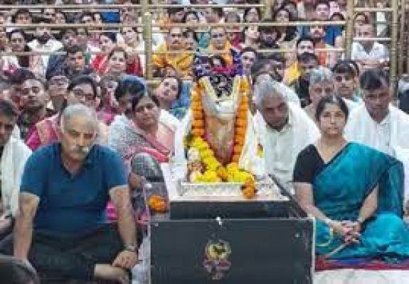 थलसेना के पूर्वी कमान प्रमुख और डीआरडीओ महानिदेशक ने किए भगवान महाकाल के दर्शन