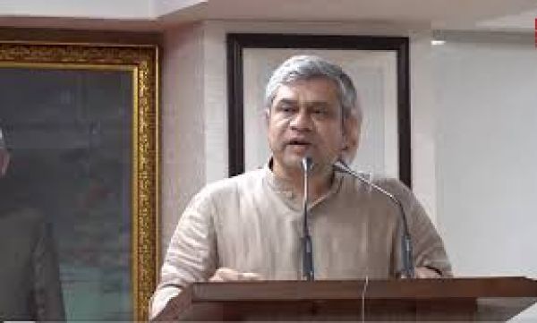 रेल मंत्री अश्वनी वैष्&zwj;णव की उपस्थि&zwj;ति में गति शक्ति विश्&zwj;वविद्यालय और एयरबस के बीच समझौता ज्ञापन पर हस्&zwj;ताक्षर किए गए