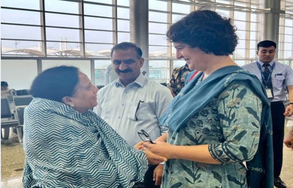 प्रियंका गांधी आज सुबह पहुंचीं चंडीगढ़, हिमाचल प्रदेश प्रदेश रवाना