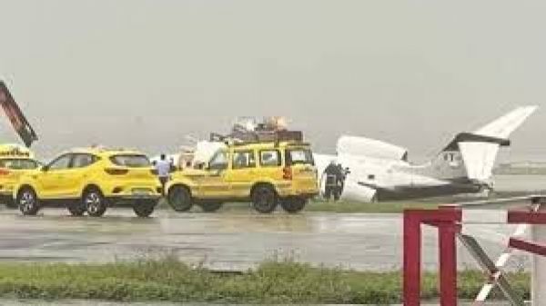 मुंबई एयरपोर्ट पर निजी विमान फिसला, परिचालन रोका गया