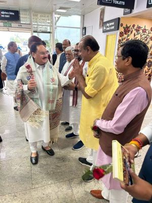 जेपी नड्डा का रांची एयरपोर्ट पर भाजपा नेताओं ने किया स्वागत