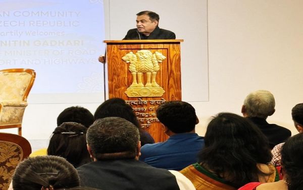 सरकार ने अगले 3 से 4 वर्षों में ऑटोमोबाइल क्षेत्र को विश्&zwj;व का नंबर एक विनिर्माण केंद्र बनाने का लक्ष्य रखा