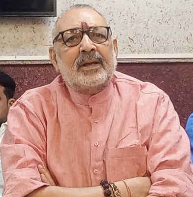 देश के विकास में अग्रणी भूमिका निभा रहा है बेगूसराय : गिरिराज सिंह