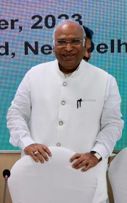 सरकार बनने पर कांग्रेस कराएगी जातीय जनगणना : खड़गे