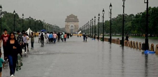 दिल्ली-एनसीआर में पानी बरसने से राहत, आज 26 राज्यों में बारिश का पूर्वानुमान