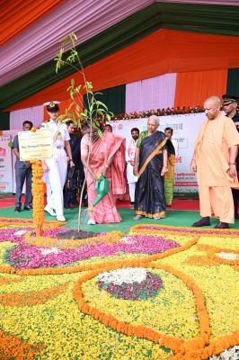 राष्ट्रपति ने गोरखपुर में किया वन महोत्सव का शुभारंभ