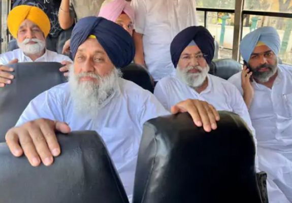 मजीठिया की पेशी से पहले पंजाब में अकाली दल कार्यकर्ताओं का हंगामा, कई नेता घरों में नजरबंद