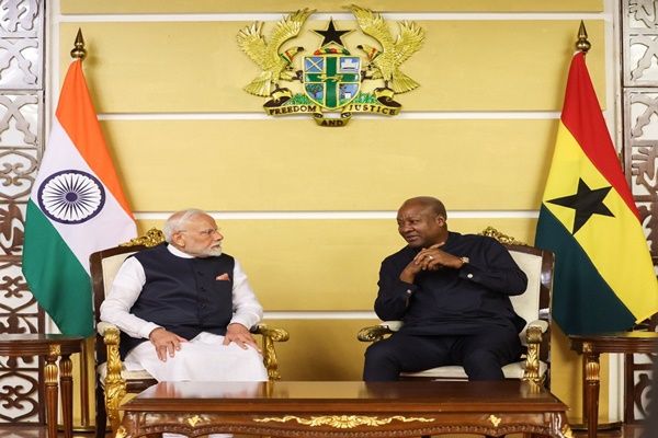 प्रधानमंत्री मोदी की घाना यात्रा: द्विपक्षीय सहयोग को नई ऊँचाई, चार समझौतों पर हस्ताक्षर और राष्ट्रीय सम्मान से सम्मानित