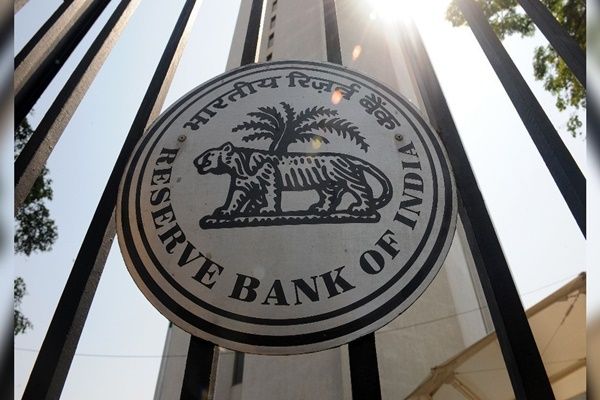RBI ने फ्लोटिंग रेट पर्सनल लोन पर पूर्व-भुगतान शुल्क पर लगाई रोक, उधारकर्ताओं को राहत