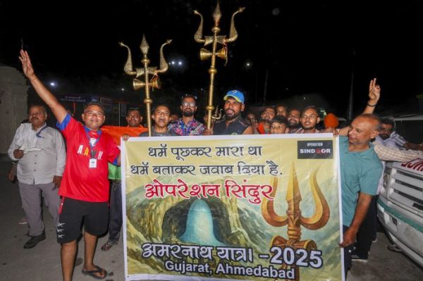  अमरनाथ यात्रा के लिए तीर्थयात्रियों का दूसरा जत्था जम्मू से रवाना