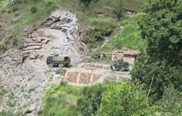 जम्मू-कश्मीर के किश्तवाड़ में आतंकियों की धरपकड़ के लिए चलाया गया तलाशी अभियान
