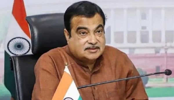 खराब मौसम के चलते गडकरी का हेलिकाप्टर डायवर्ट, झारखंड के गढ़वा से गए गया फिर पहुंचे रांची